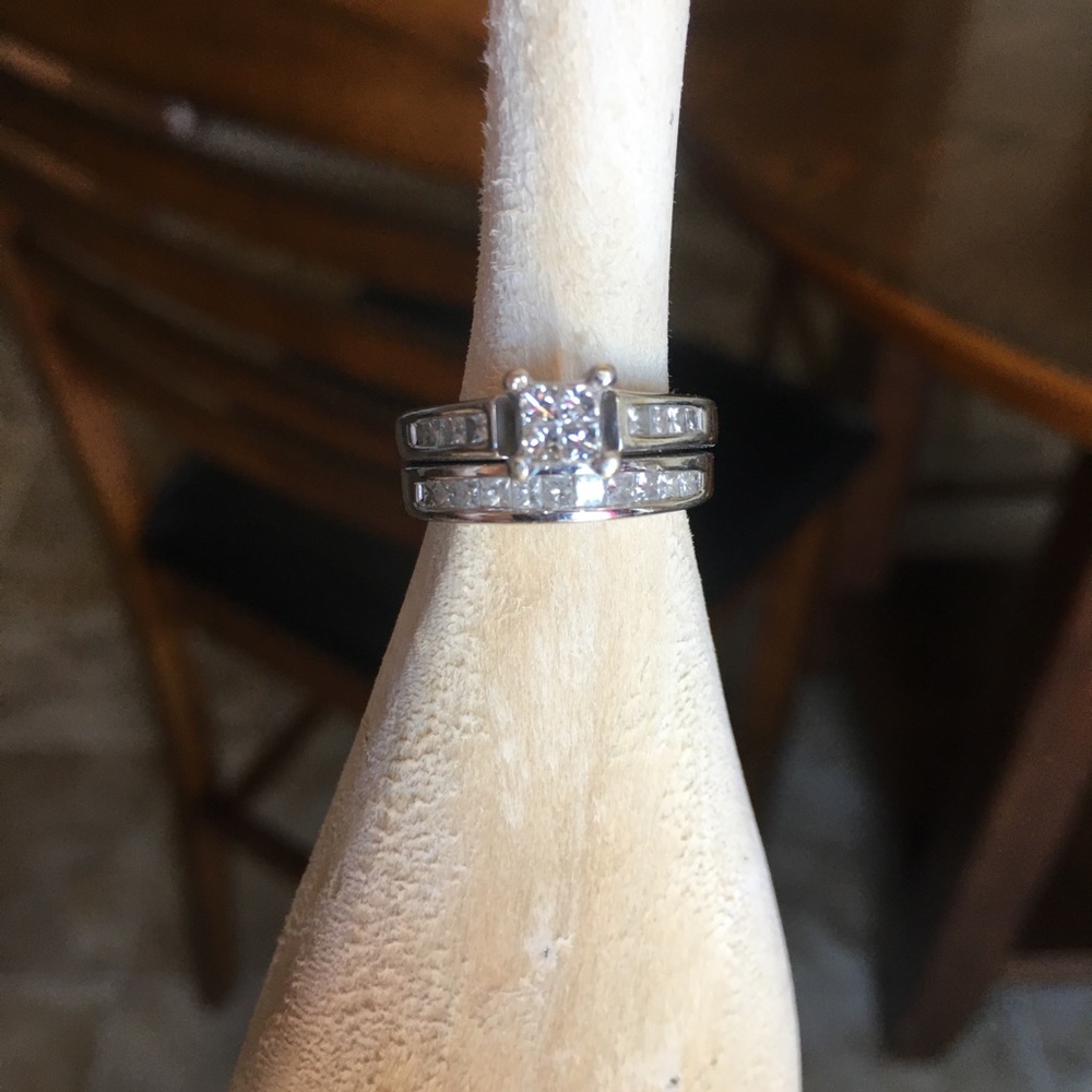 Diamond wedding ring
